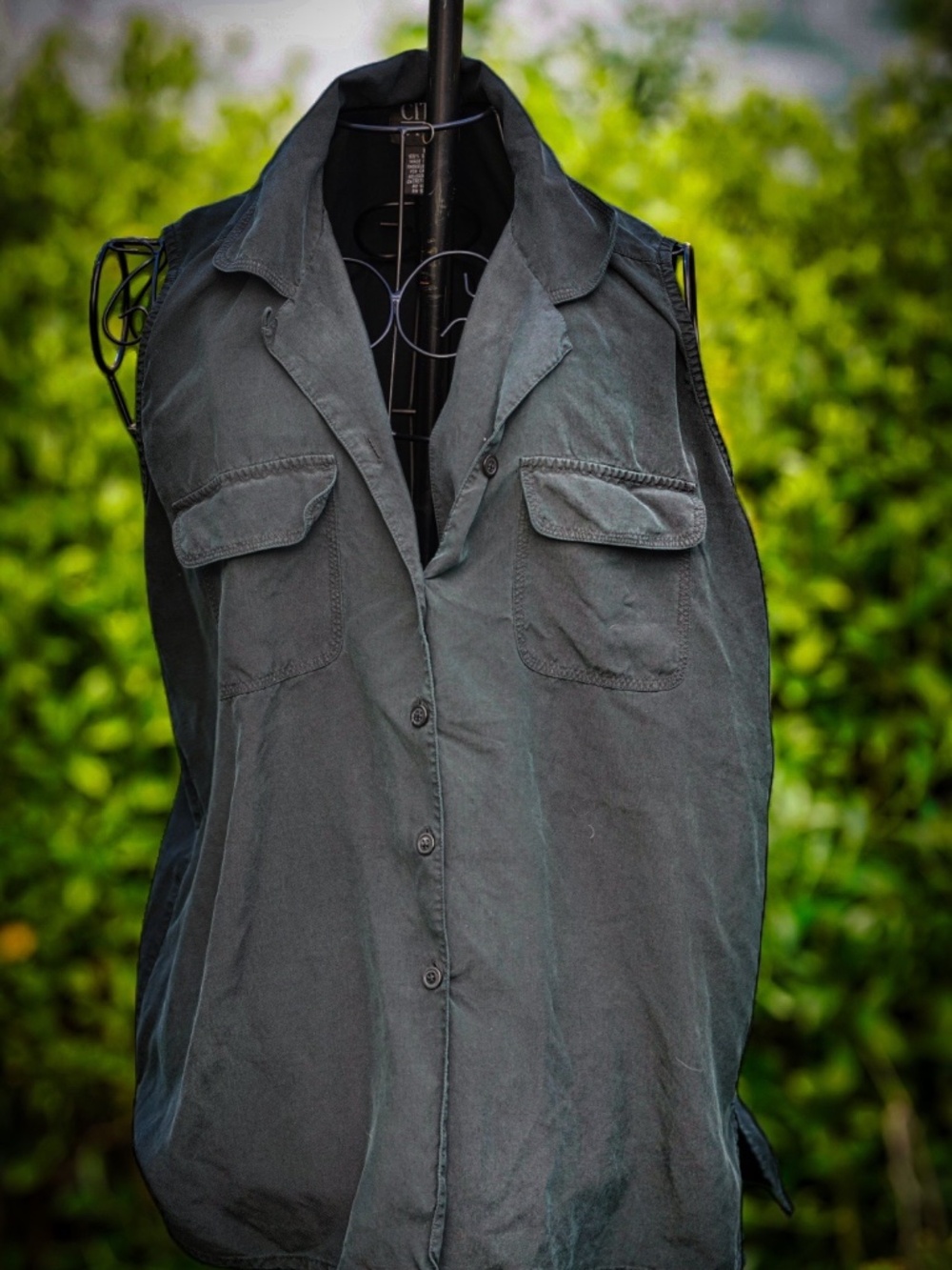 City Silk 100% Silk Sleeveless Button Down Utility Top - Gray - Large